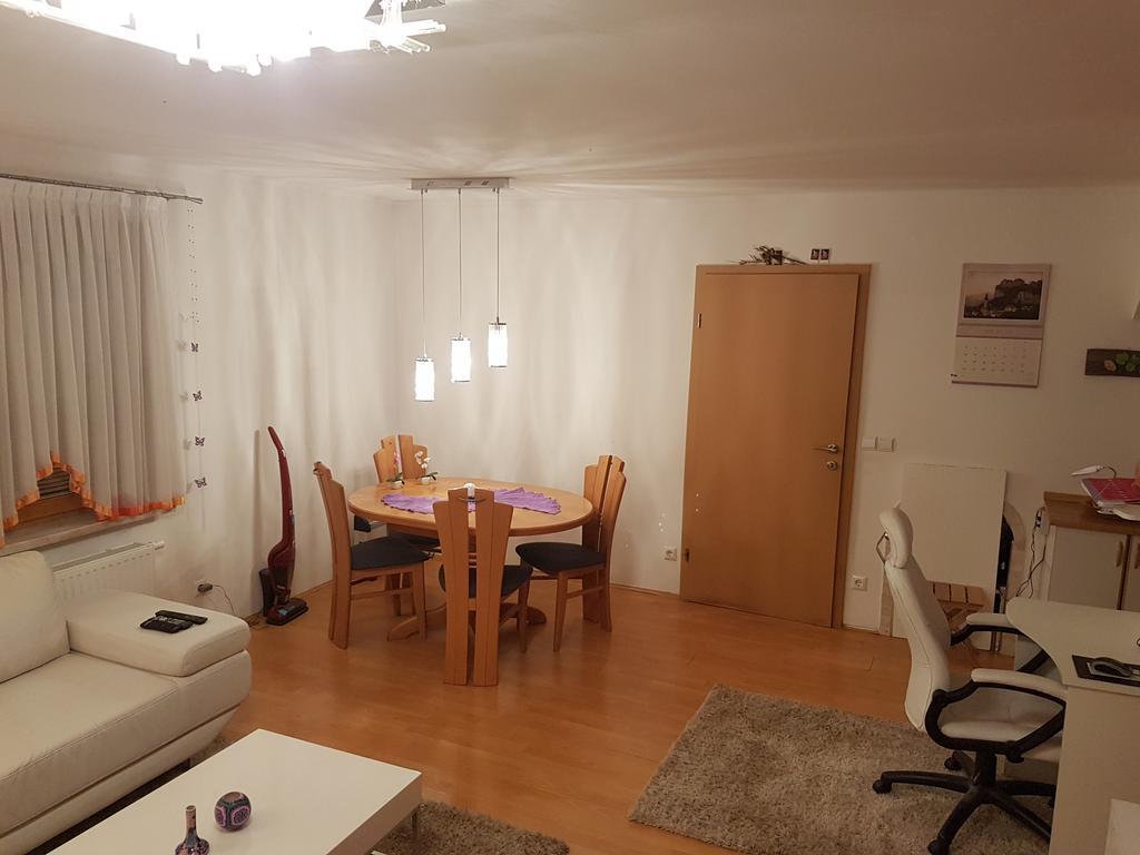 Apartments Lake Bohinj Medja Bilik gambar